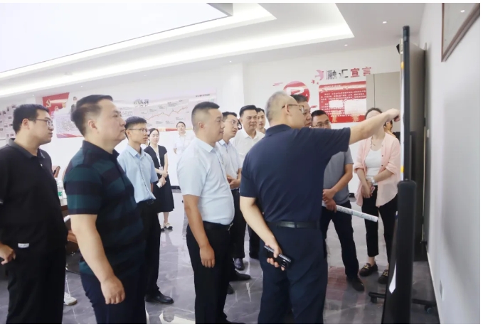 自貢市領(lǐng)導(dǎo)蒞臨融匯公司調(diào)研：共筑建筑產(chǎn)業(yè)總部經(jīng)濟(jì)區(qū)新篇章！